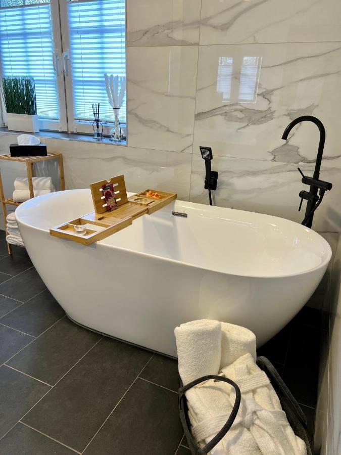 Junipro Luxury Apartments Bosen-Eckelhausen ภายนอก รูปภาพ